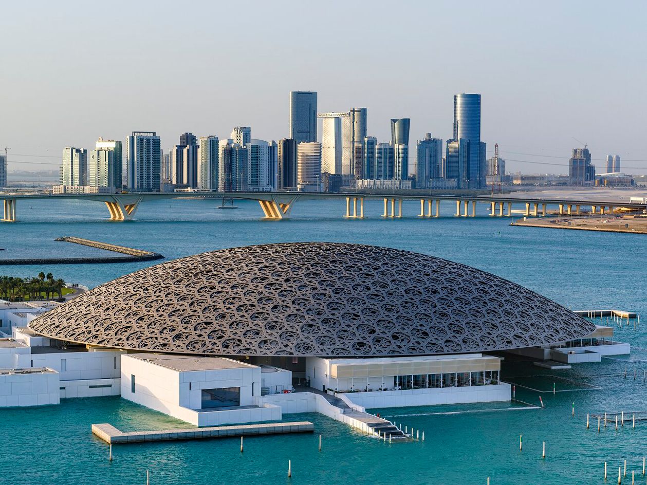 Abu Dhabi Sightseeing Tour from Dubai