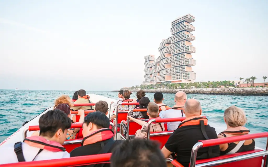 Love Boat Sightseeing Tour Dubai