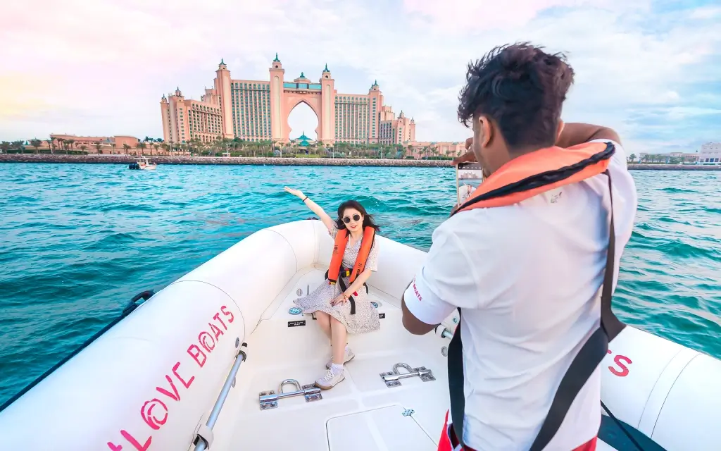 Love Boat Sightseeing Tour Dubai