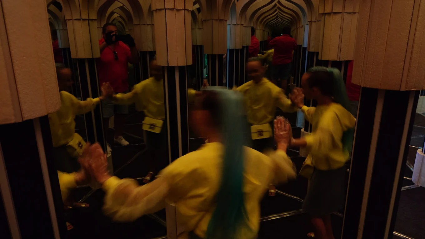Mirror Maze Dubai
